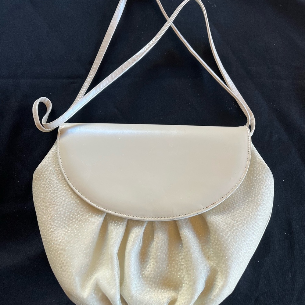 Stuart Weitzman Elegant Cream Shoulder Bag